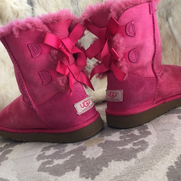 Girls Bailey Bow Uggs - Picture 6 of 8